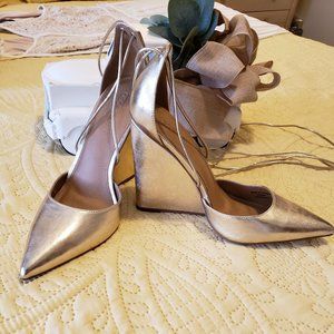 Gold Tie up Point toe Wedges
